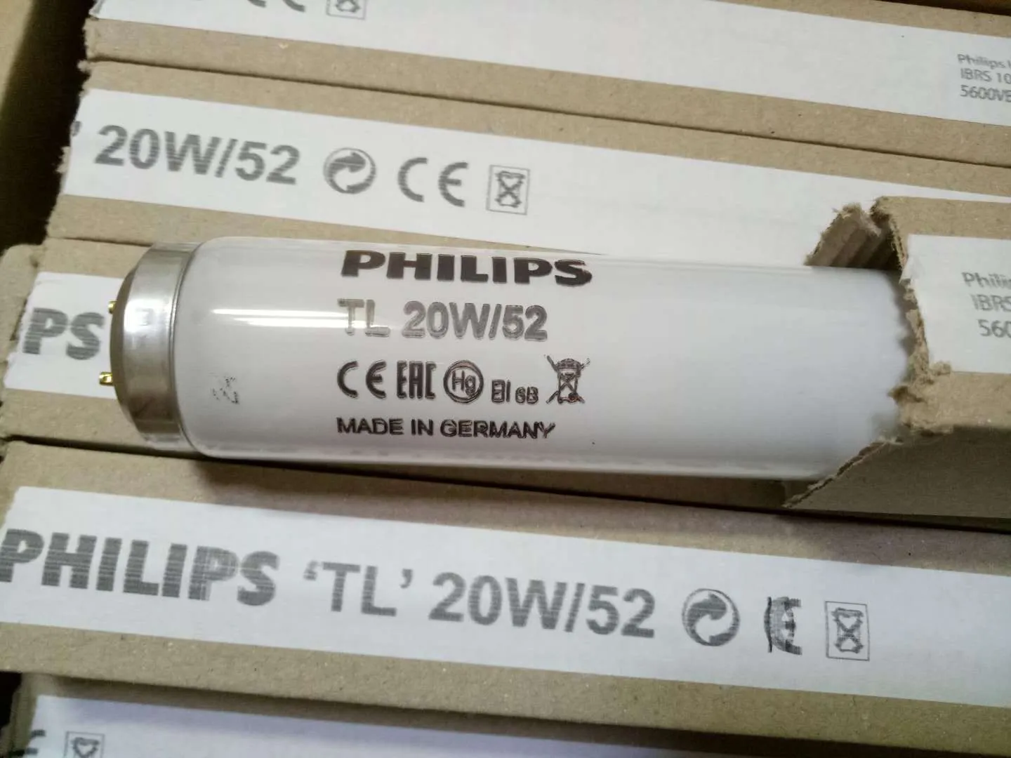 philips-tl-20w-2f52-large